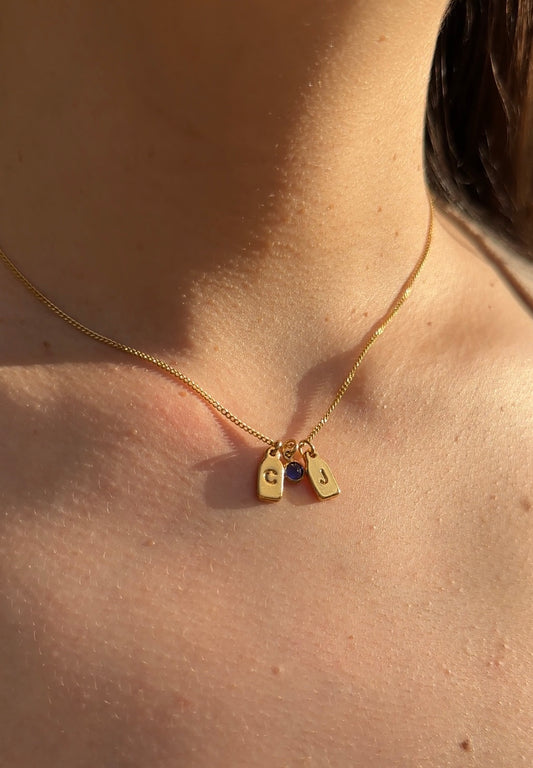 PAR de collares de iniciales + piedra de aniversario