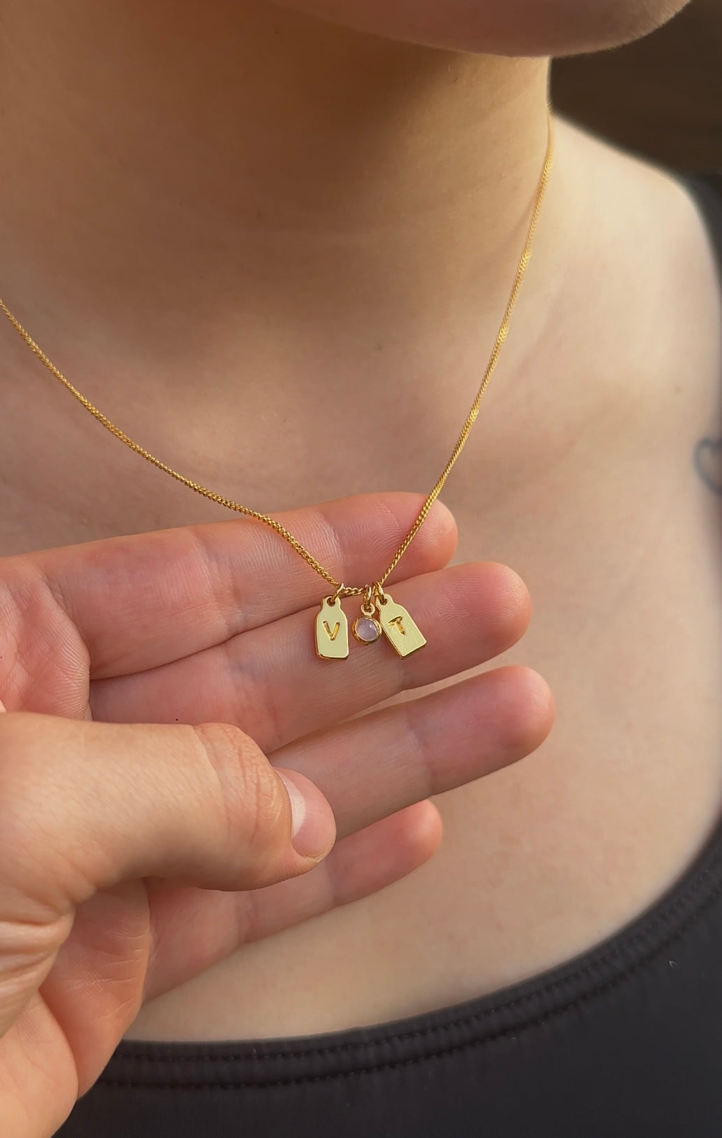 PAR de collares de iniciales + piedra de aniversario
