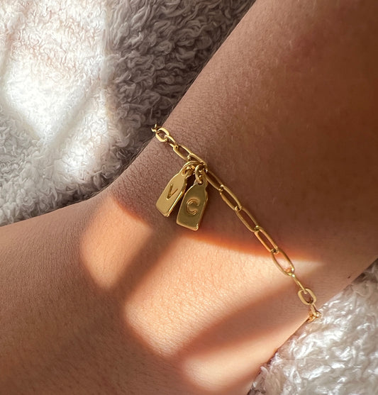 DOS pulseras de iniciales personalizadas