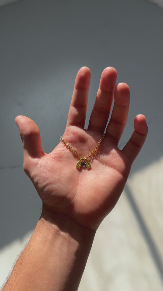 PAR de pulseras de iniciales + piedra de aniversario
